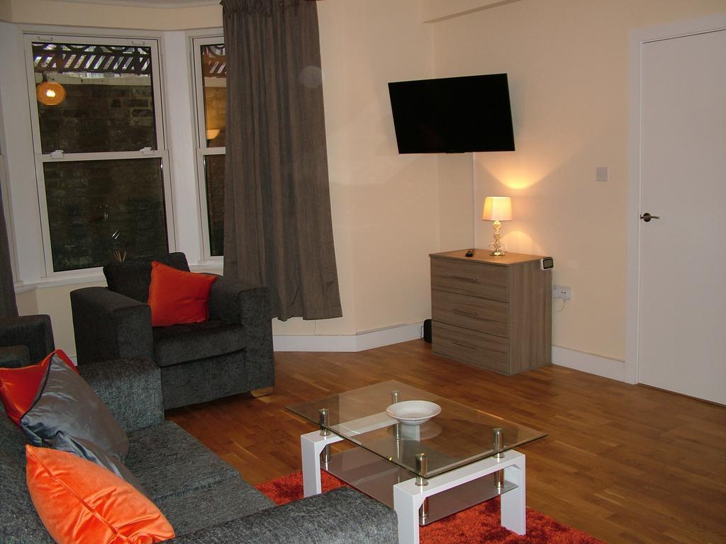 Stratford Apartment ニューマーケット エクステリア 写真